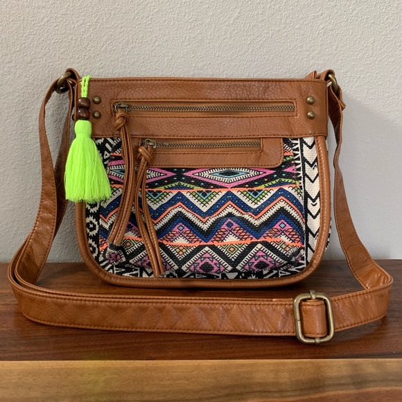 T-shirt & Jeans Handbags - T-shirt & Jeans | Boho Purse with Tassel